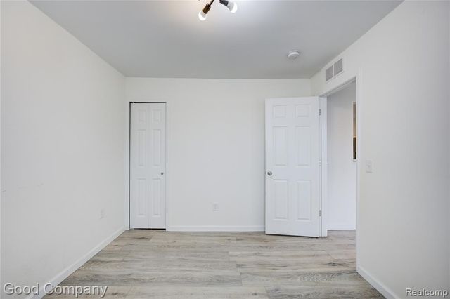 23826 Kate Ave, Warren, MI 48091