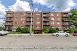 10 Foster St 405, Wakefield, MA 01880