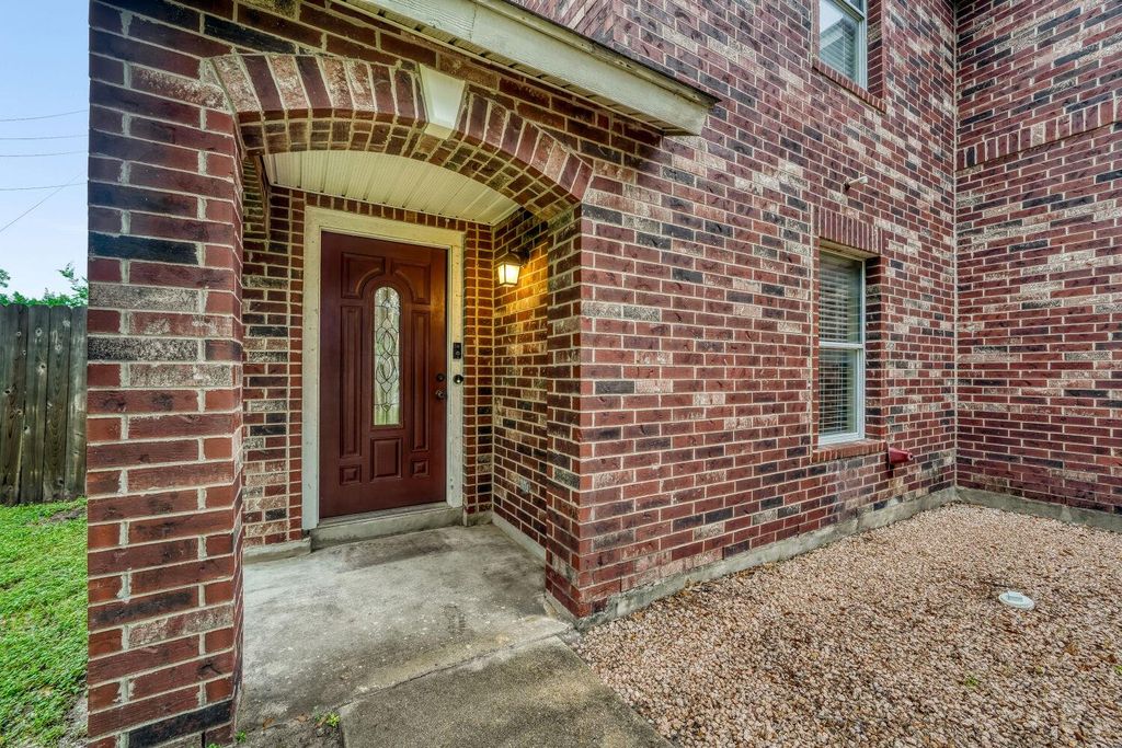 928 Justeford DR, Pflugerville, TX 78660