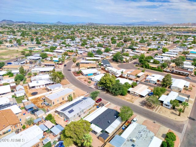 233 E MICHELLE Drive, Phoenix, AZ 85022
