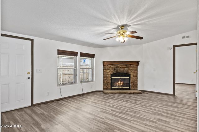 233 E MICHELLE Drive, Phoenix, AZ 85022