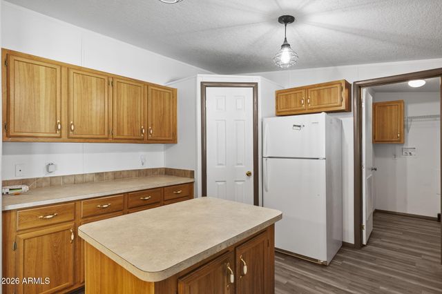 233 E MICHELLE Drive, Phoenix, AZ 85022