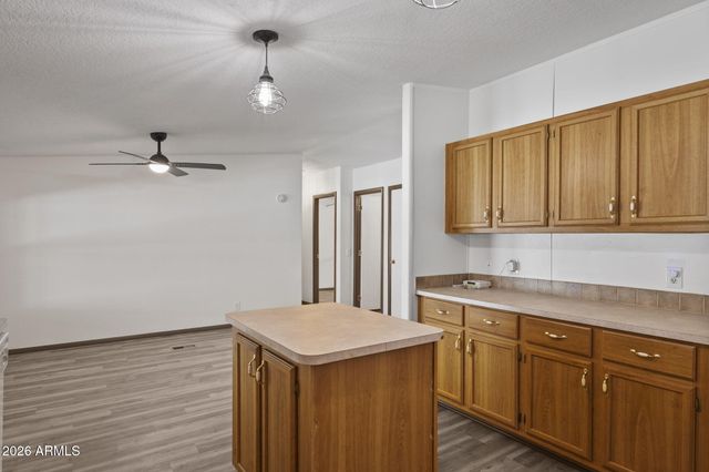 233 E MICHELLE Drive, Phoenix, AZ 85022