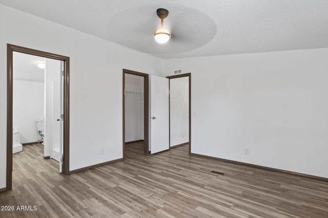 233 E MICHELLE Drive, Phoenix, AZ 85022