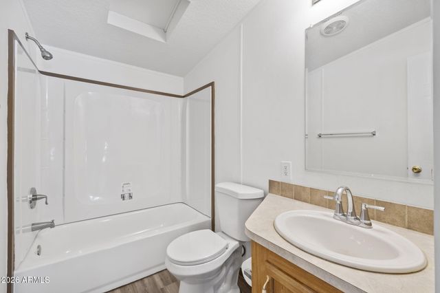 233 E MICHELLE Drive, Phoenix, AZ 85022
