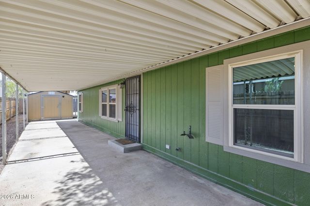 233 E MICHELLE Drive, Phoenix, AZ 85022