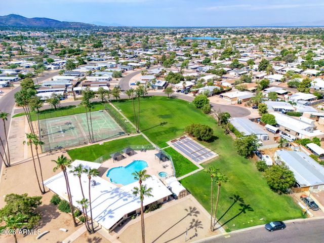 233 E MICHELLE Drive, Phoenix, AZ 85022