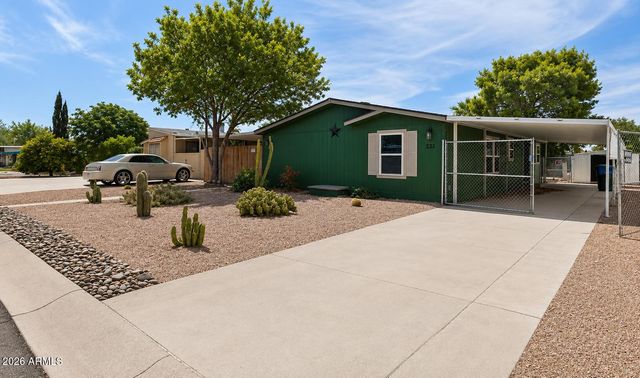 233 E MICHELLE Drive, Phoenix, AZ 85022