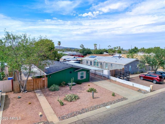 233 E MICHELLE Drive, Phoenix, AZ 85022