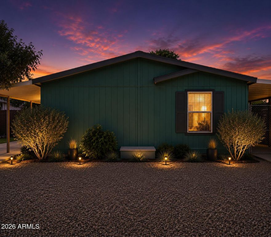 233 E MICHELLE Drive, Phoenix, AZ 85022