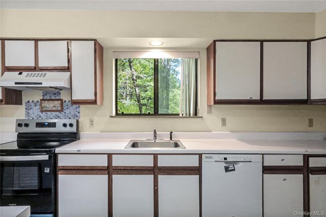 29 Meadowlark Lane, Woodridge, NY 12789
