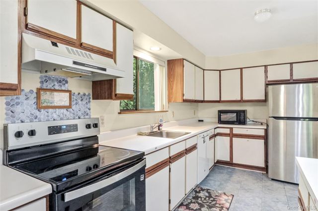 29 Meadowlark Lane, Woodridge, NY 12789
