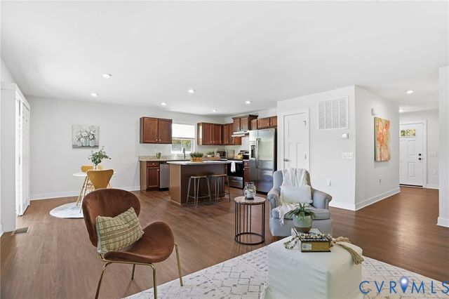 831 Vickilee Rd, North Chesterfield, VA 23236