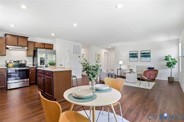 831 Vickilee Rd, North Chesterfield, VA 23236