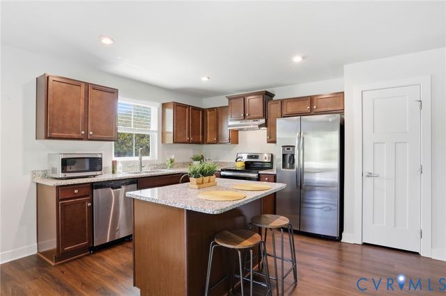 831 Vickilee Rd, North Chesterfield, VA 23236