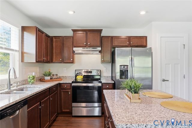 831 Vickilee Rd, North Chesterfield, VA 23236