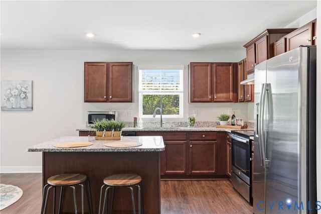 831 Vickilee Rd, North Chesterfield, VA 23236