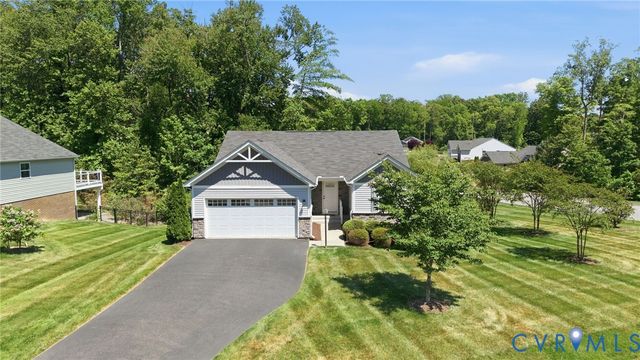 831 Vickilee Rd, North Chesterfield, VA 23236