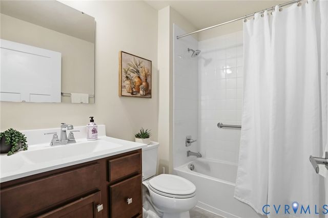 831 Vickilee Rd, North Chesterfield, VA 23236