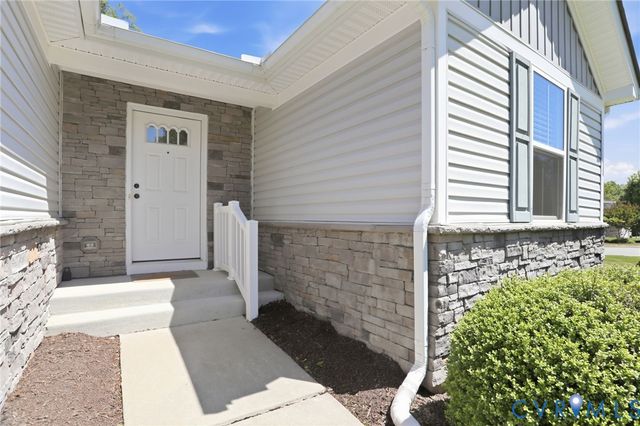 831 Vickilee Rd, North Chesterfield, VA 23236