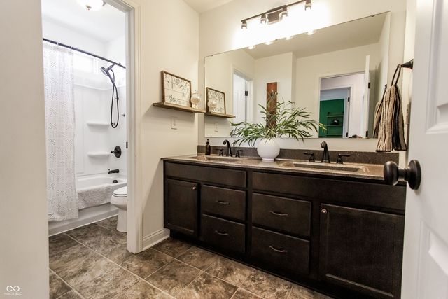 2382 Silver Rose Drive, Avon, IN 46123