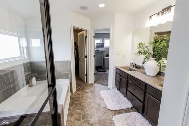 2382 Silver Rose Drive, Avon, IN 46123