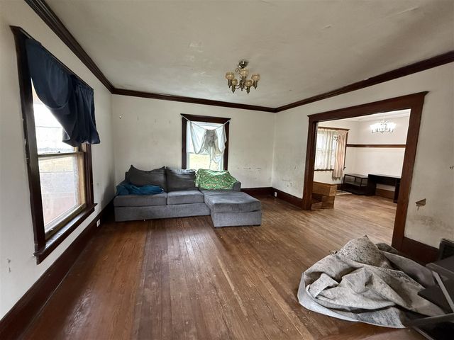 213 E High Street, Jackson, MI 49203