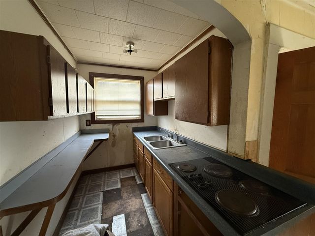 213 E High Street, Jackson, MI 49203