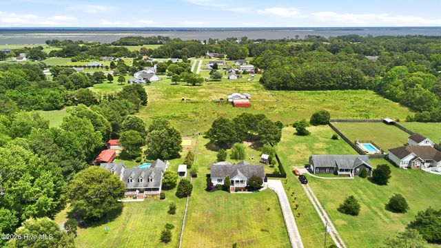 613 Knotts Island Road, Knotts Island, NC 27950