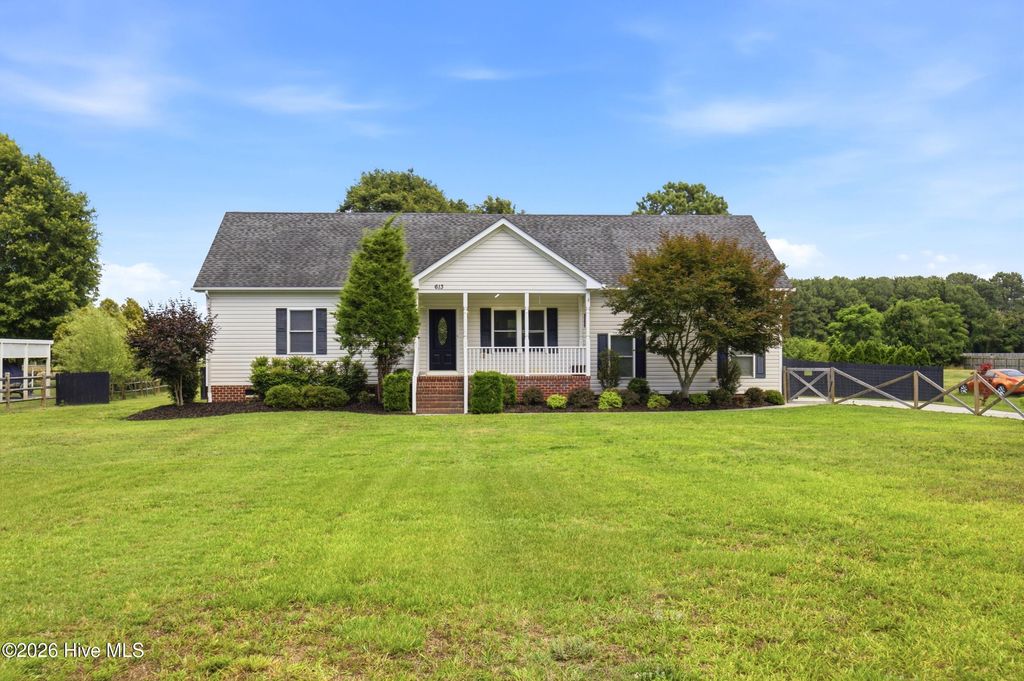 613 Knotts Island Road, Knotts Island, NC 27950