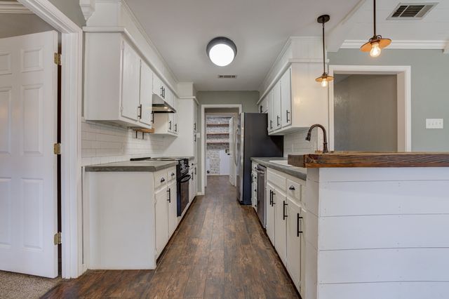 7106 Zoar Avenue, Lubbock, TX 79424