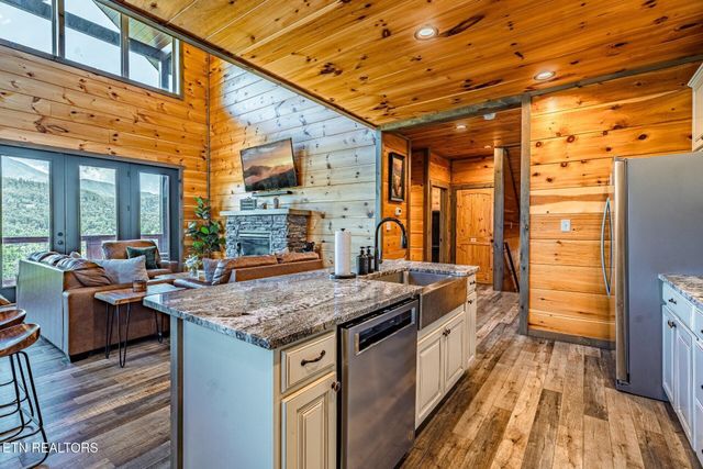 218 Pinnacle Drive, Gatlinburg, TN 37738