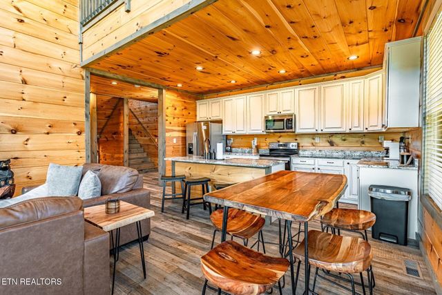 218 Pinnacle Drive, Gatlinburg, TN 37738