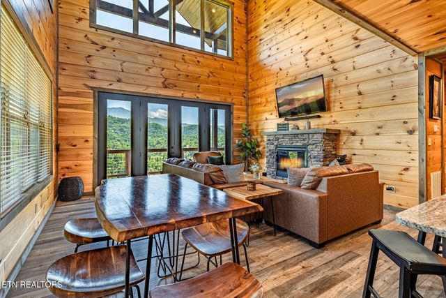 218 Pinnacle Drive, Gatlinburg, TN 37738