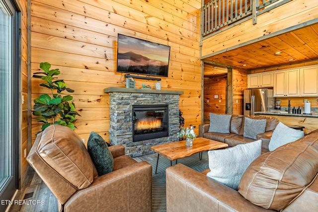 218 Pinnacle Drive, Gatlinburg, TN 37738