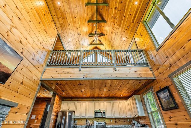 218 Pinnacle Drive, Gatlinburg, TN 37738