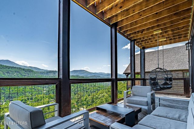 218 Pinnacle Drive, Gatlinburg, TN 37738