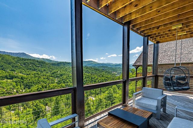 218 Pinnacle Drive, Gatlinburg, TN 37738
