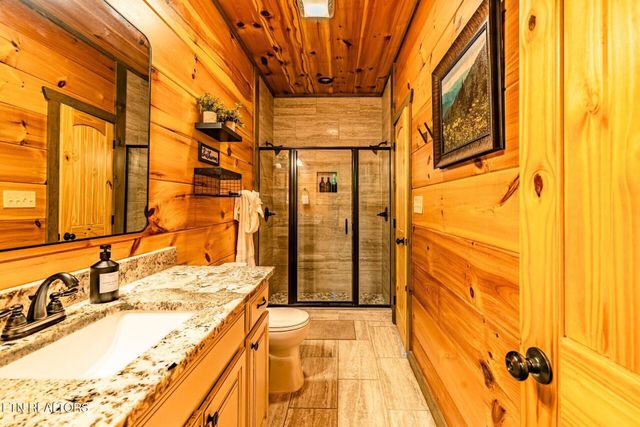 218 Pinnacle Drive, Gatlinburg, TN 37738