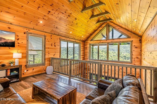 218 Pinnacle Drive, Gatlinburg, TN 37738
