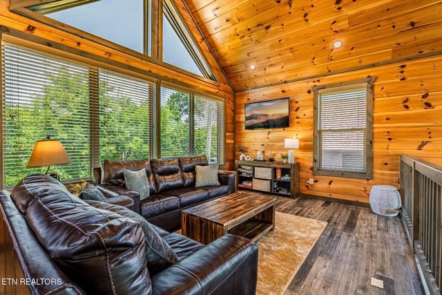 218 Pinnacle Drive, Gatlinburg, TN 37738