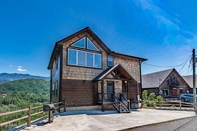 218 Pinnacle Drive, Gatlinburg, TN 37738