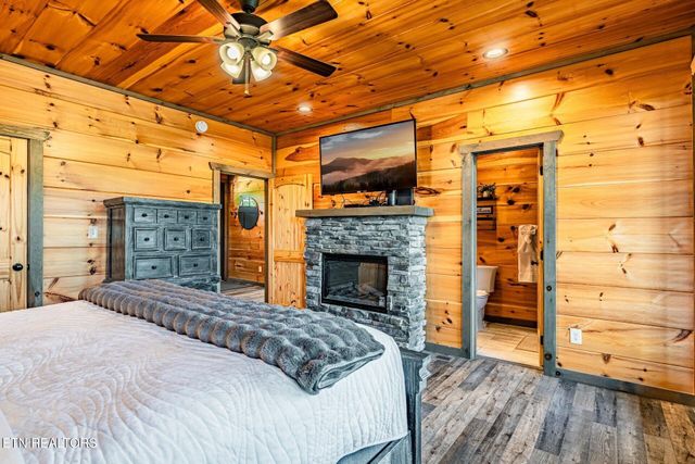 218 Pinnacle Drive, Gatlinburg, TN 37738