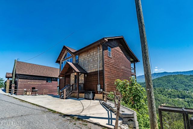 218 Pinnacle Drive, Gatlinburg, TN 37738
