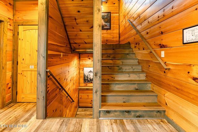 218 Pinnacle Drive, Gatlinburg, TN 37738