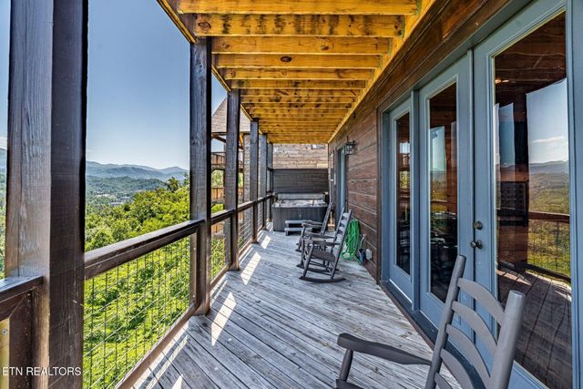 218 Pinnacle Drive, Gatlinburg, TN 37738