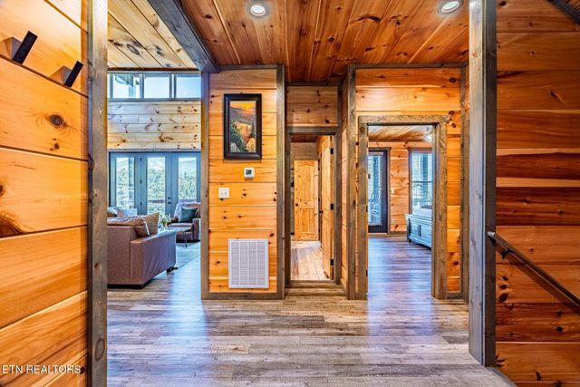 218 Pinnacle Drive, Gatlinburg, TN 37738