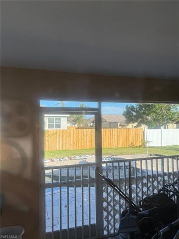 3915 SW 1st PL, Cape Coral, FL 33914