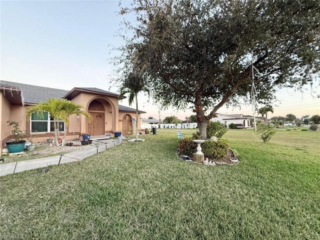 3915 SW 1st PL, Cape Coral, FL 33914