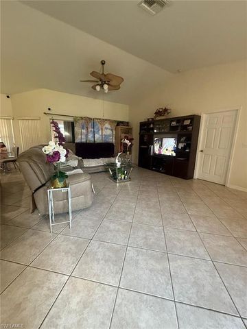 3915 SW 1st PL, Cape Coral, FL 33914